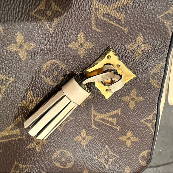 Bag - Picture 3 of 5